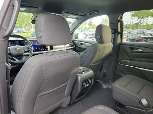 Certified 2025 Chevrolet Traverse LT AWD/4WD image 10
