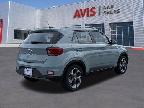 Used 2025 Hyundai Venue SEL FWD image 6