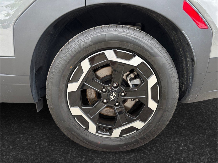Used 2025 Hyundai Santa Fe SEL FWD image 15