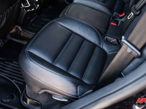 Used 2015 Porsche Cayenne Turbo image 57