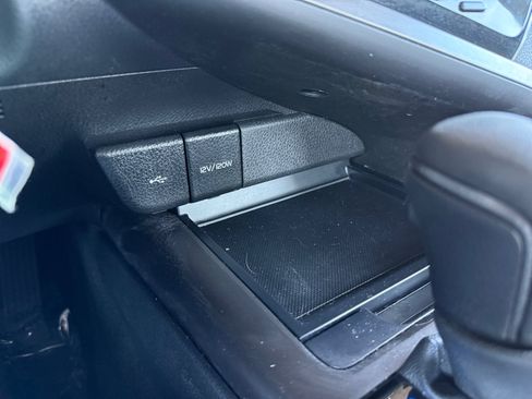 Used 2022 Toyota Camry SE w/ Carpet Mat Package (TMS) FWD image 22
