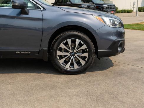 Used 2017 Subaru Outback 2.5i Limited AWD/4WD image 38