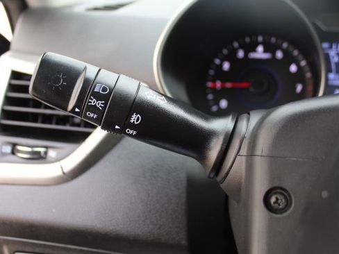 Used 2013 Hyundai Veloster RE:MIX Edition image 17