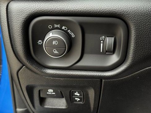 Used 2020 RAM 1500 Lone Star AWD/4WD image 23