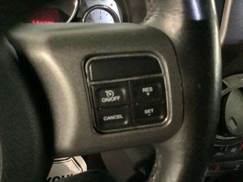 Used 2018 Jeep Wrangler Unlimited Rubicon w/ Connectivity Group AWD/4WD image 28