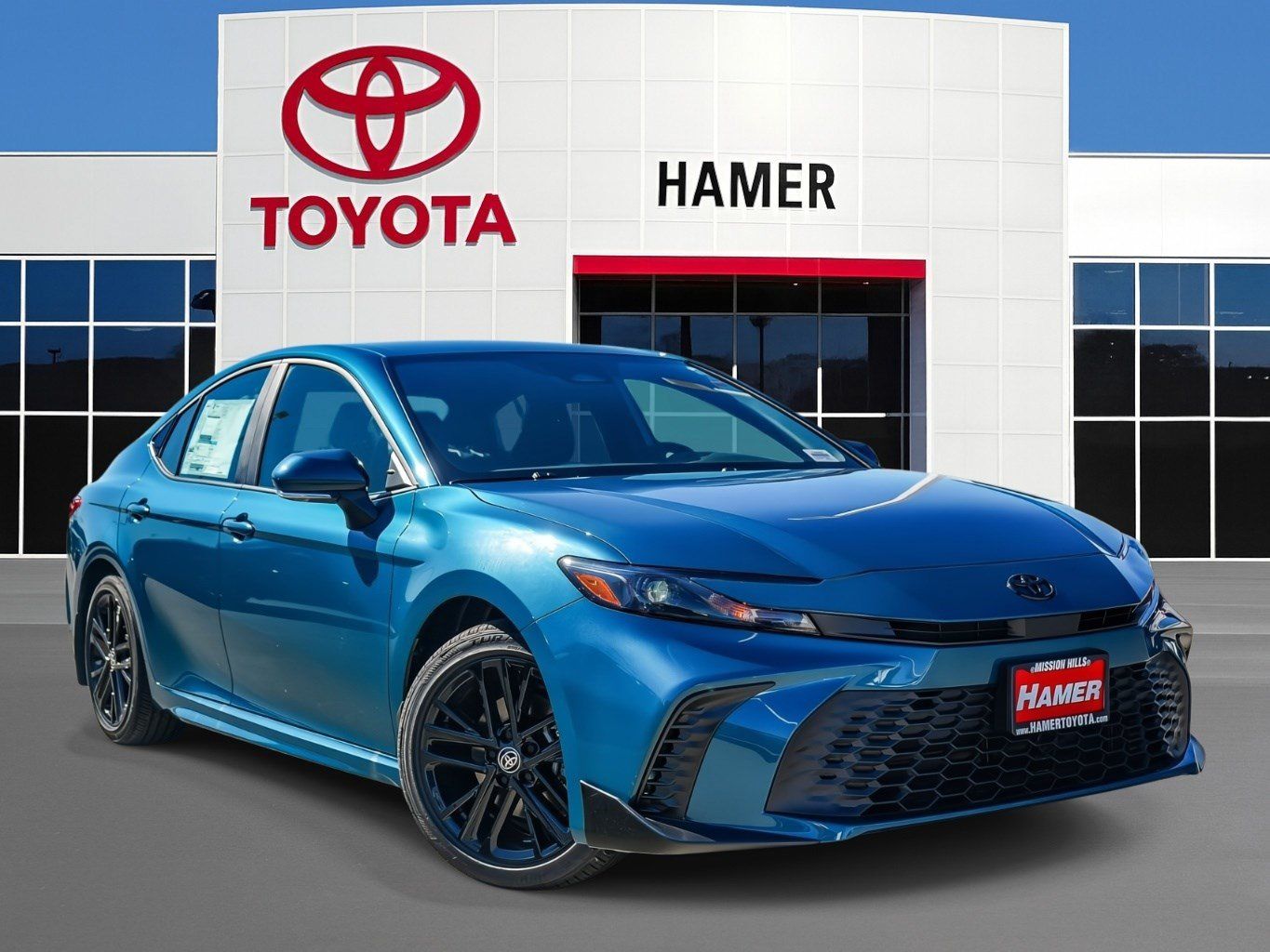 New 2026 Toyota Camry SE FWD image 1