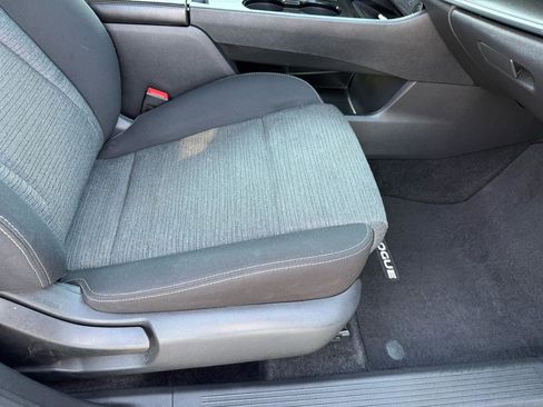 Used 2022 Nissan Rogue SV FWD image 19