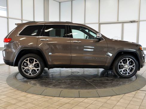 Used 2019 Jeep Grand Cherokee Limited image 9