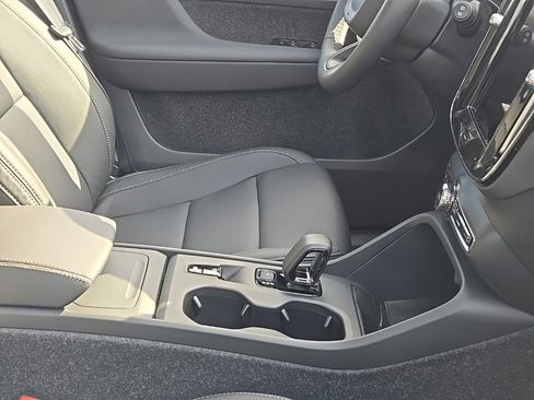 New 2026 Volvo XC40 B5 Core w/ Climate Package image 10