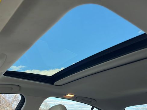 Certified 2019 INFINITI Q50 Luxe w/ Essential Package (3.0T Luxe) image 33