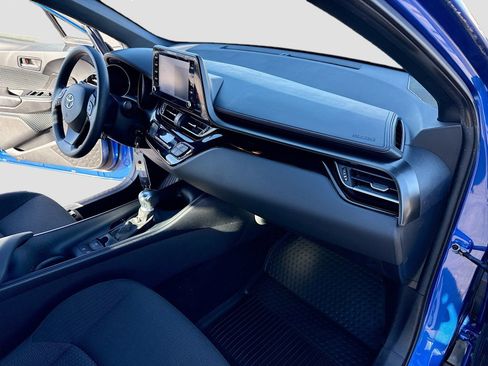 Used 2019 Toyota C-HR LE image 26