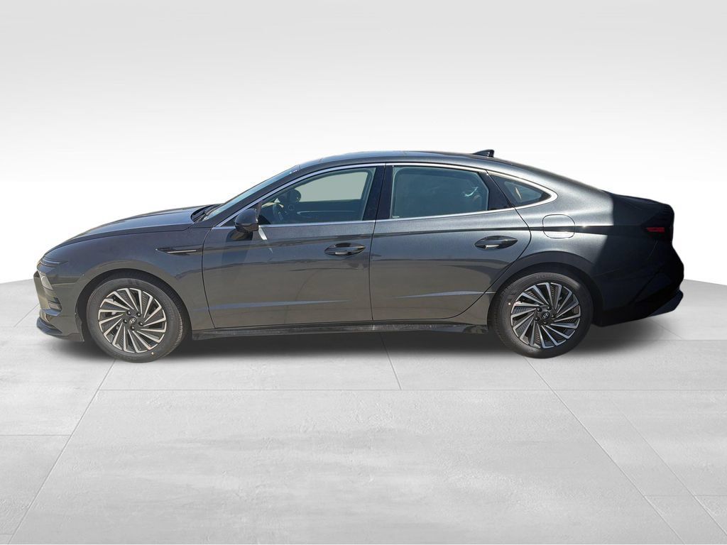 New 2026 Hyundai Sonata Limited FWD image 2