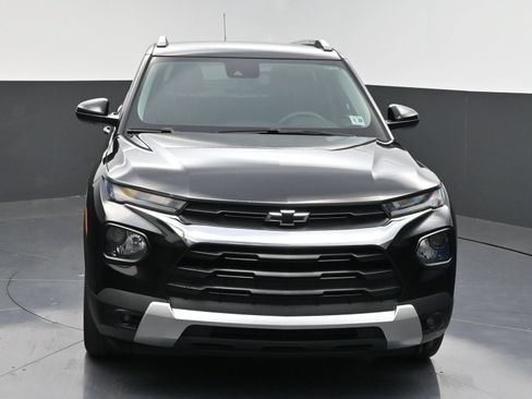 Used 2023 Chevrolet TrailBlazer LT w/ Convenience Package AWD/4WD image 2