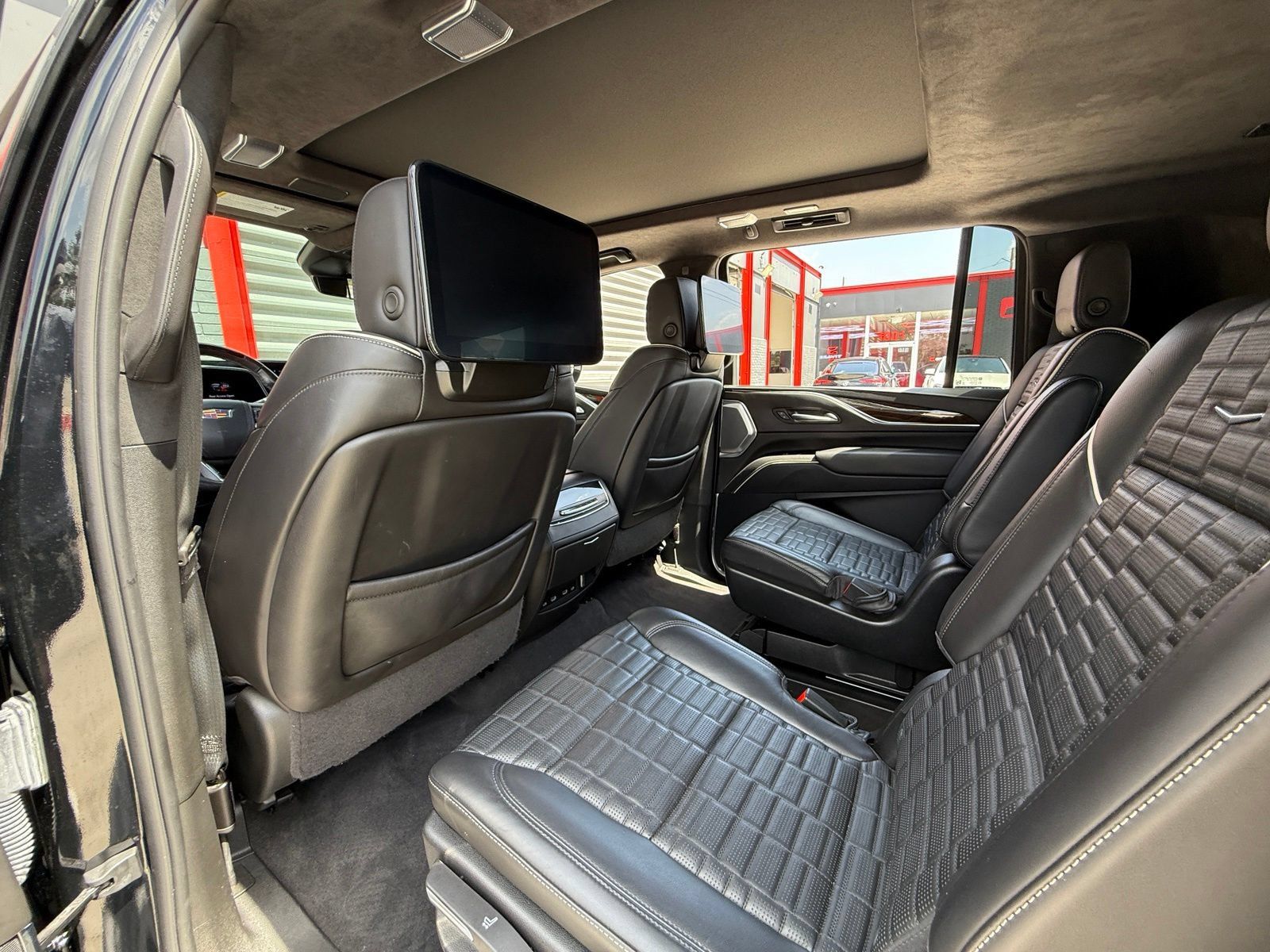 Used 2024 Cadillac Escalade ESV Sport Platinum AWD/4WD image 21