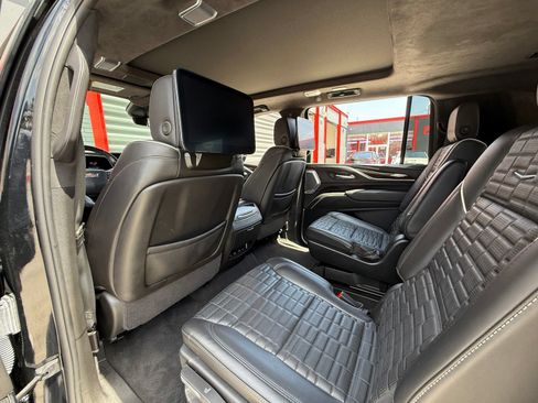 Used 2024 Cadillac Escalade ESV Sport Platinum AWD/4WD image 21