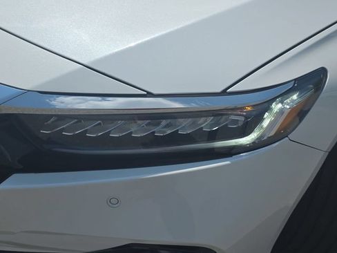 Used 2021 Honda Accord Touring image 32