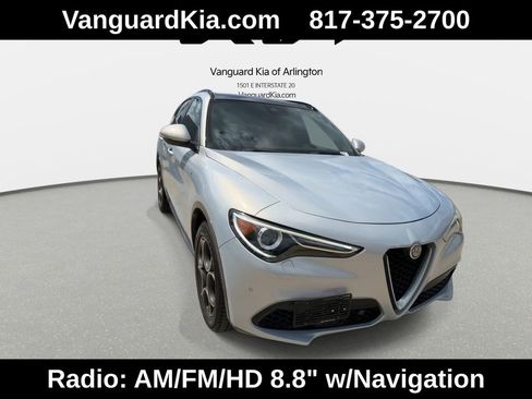 Used 2022 Alfa Romeo Stelvio AWD image 3