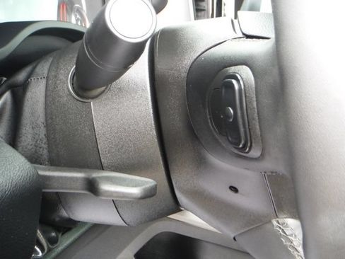 Used 2026 RAM 1500 Laramie AWD/4WD image 21