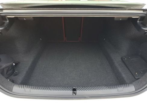 Used 2026 BMW 530i RWD image 8