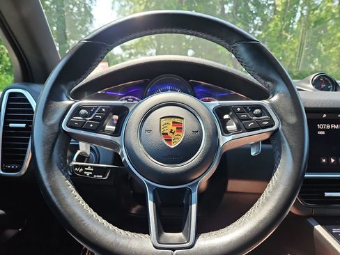 Used 2021 Porsche Cayenne AWD/4WD image 34