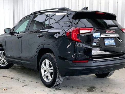 Used 2022 GMC Terrain SLE w/ Driver Convenience Package image 11