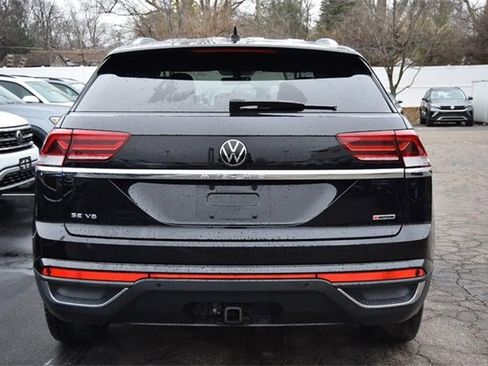 Certified 2022 Volkswagen Atlas Cross Sport SE image 6