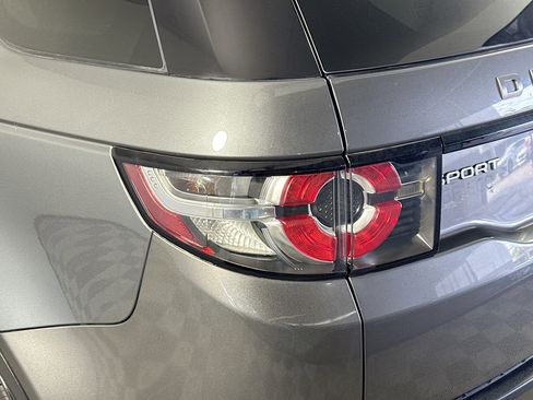Used 2017 Land Rover Discovery Sport SE image 36