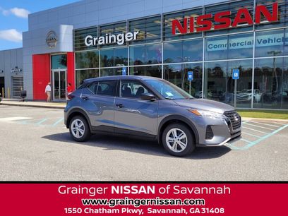 New 2025 Nissan Kicks Play S
