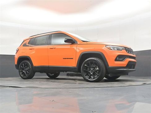 New 2026 Jeep Compass Latitude image 38