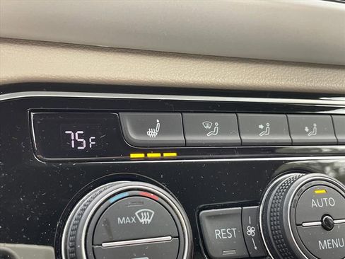 Used 2022 Volkswagen Atlas SE image 21