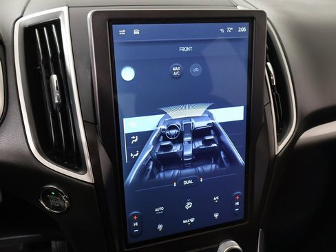 Used 2021 Ford Edge SE image 6