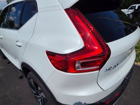 Used 2024 Volvo XC40 B5 Plus w/ Protection Package Premier AWD/4WD image 13