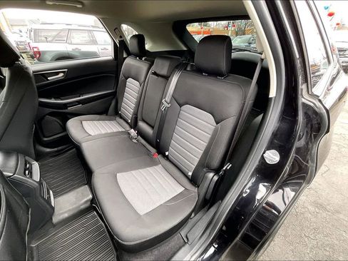 Used 2023 Ford Edge SE image 23