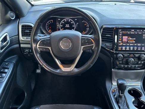 Used 2020 Jeep Grand Cherokee Altitude AWD/4WD image 13
