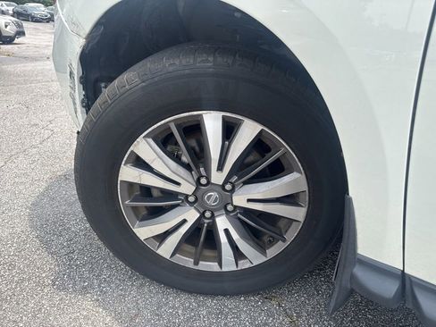 Used 2018 Nissan Pathfinder S FWD image 10
