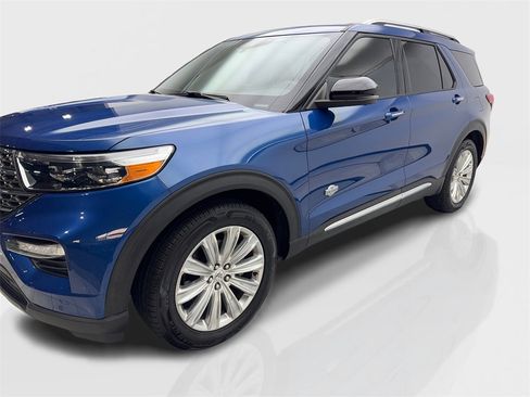 Used 2021 Ford Explorer King Ranch w/ Premium Technology Package image 11