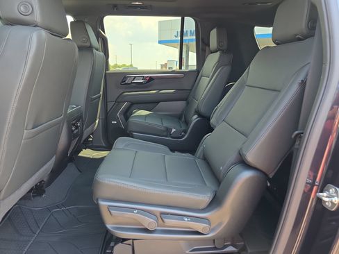 New 2026 Chevrolet Suburban LT w/ Advanced Technology Package AWD/4WD image 11