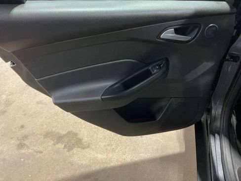 Used 2017 Ford Focus SEL image 20