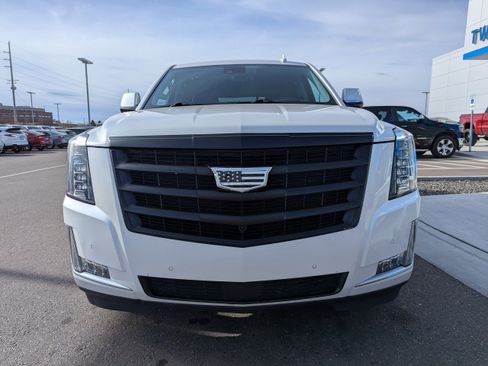 Used 2020 Cadillac Escalade Premium Luxury image 5
