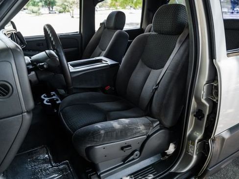 Used 2004 Chevrolet Avalanche 2WD image 59