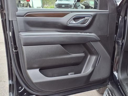 Used 2024 GMC Yukon XL SLE image 27