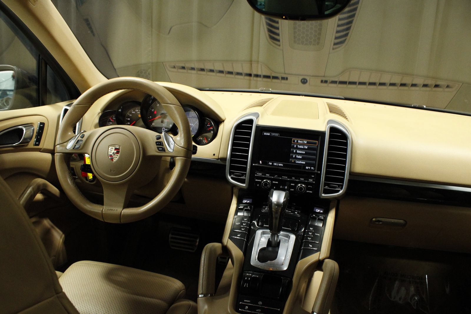 Used 2011 Porsche Cayenne S AWD/4WD image 4
