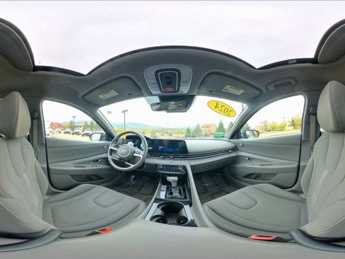 Used 2024 Hyundai Elantra SEL w/ Convenience Package image 32