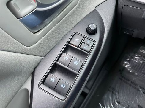 Used 2020 Toyota Sienna LE image 22