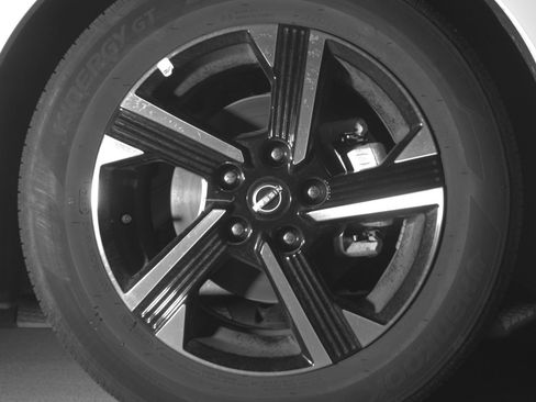 Used 2025 Nissan Sentra SV image 13