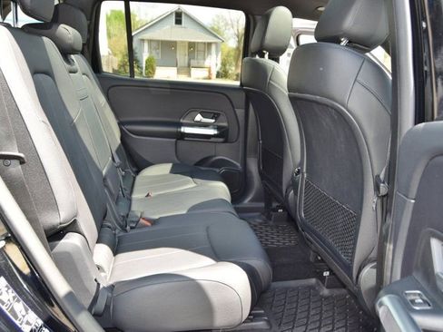 Used 2022 Mercedes-Benz GLB 250 4MATIC w/ Premium Package Lite image 35