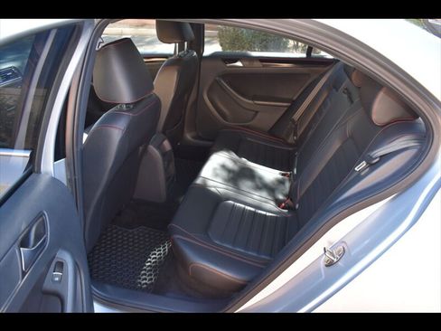 Used 2016 Volkswagen Jetta GLI SEL FWD image 18