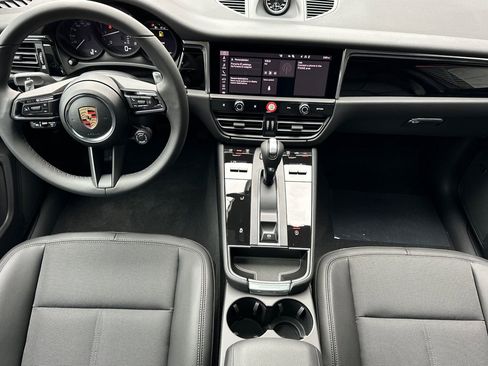 New 2026 Porsche Macan image 6