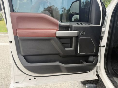 Used 2019 Ford F350 Platinum w/ Platinum Ultimate Package AWD/4WD image 11