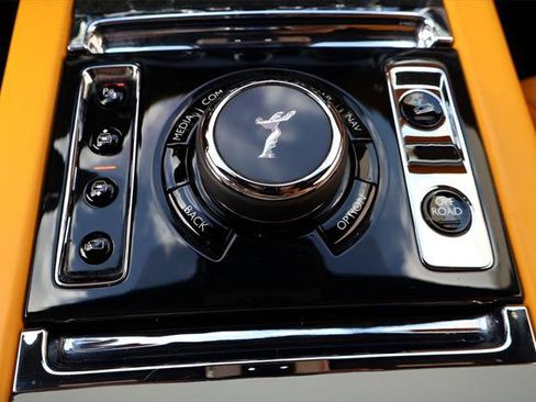 Certified 2023 Rolls-Royce Cullinan Black Badge image 31